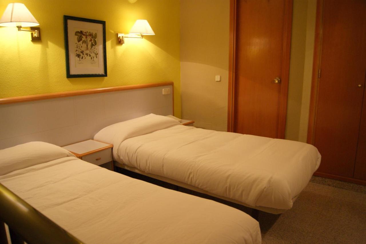 Hotel Prado Real Soto del Real Room photo