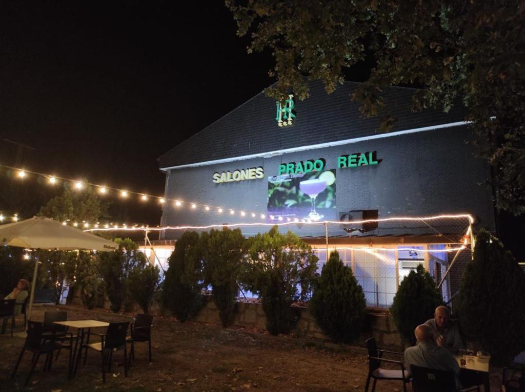 Hotel Prado Real Soto del Real Exterior photo