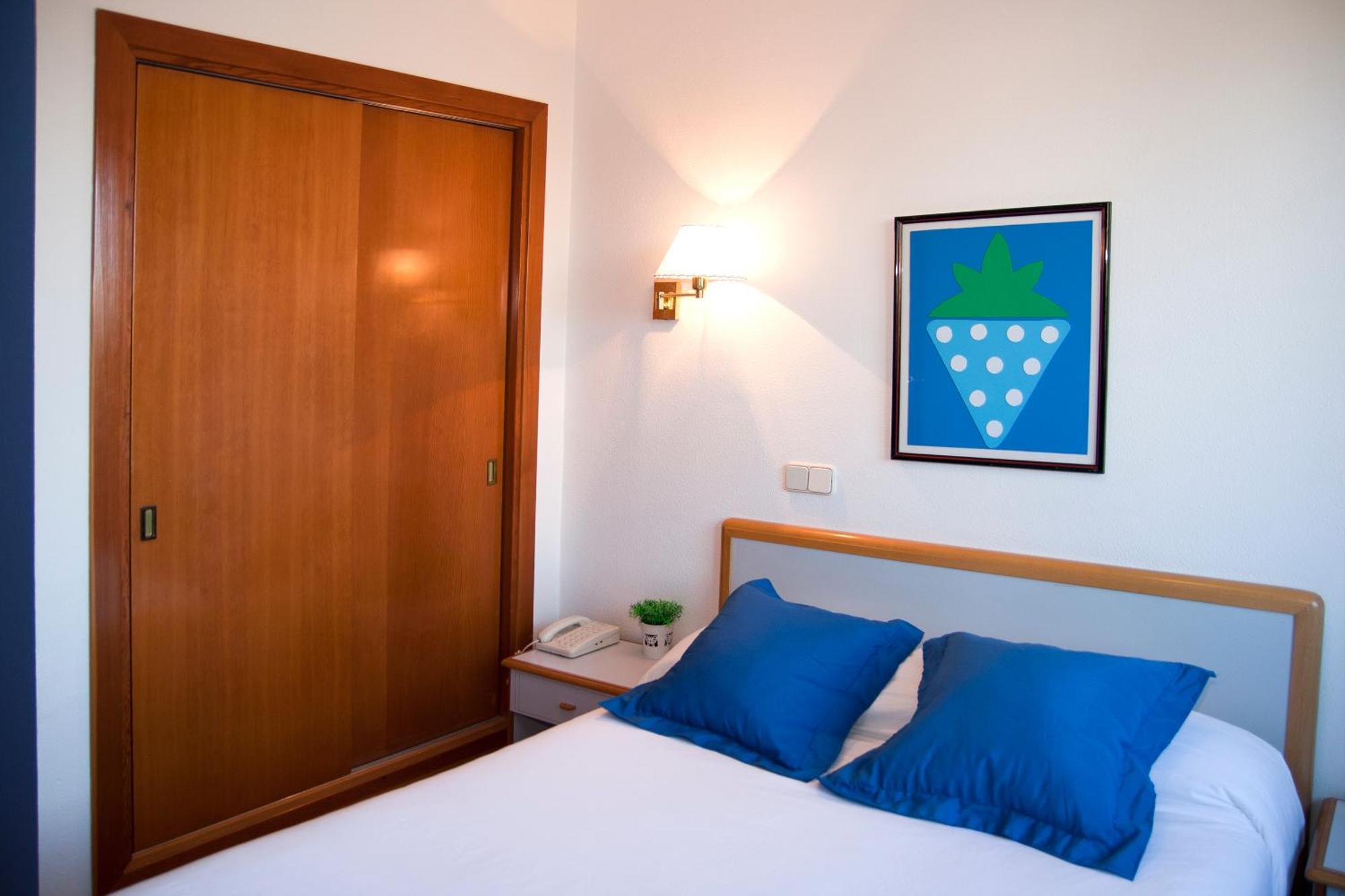 Hotel Prado Real Soto del Real Exterior photo