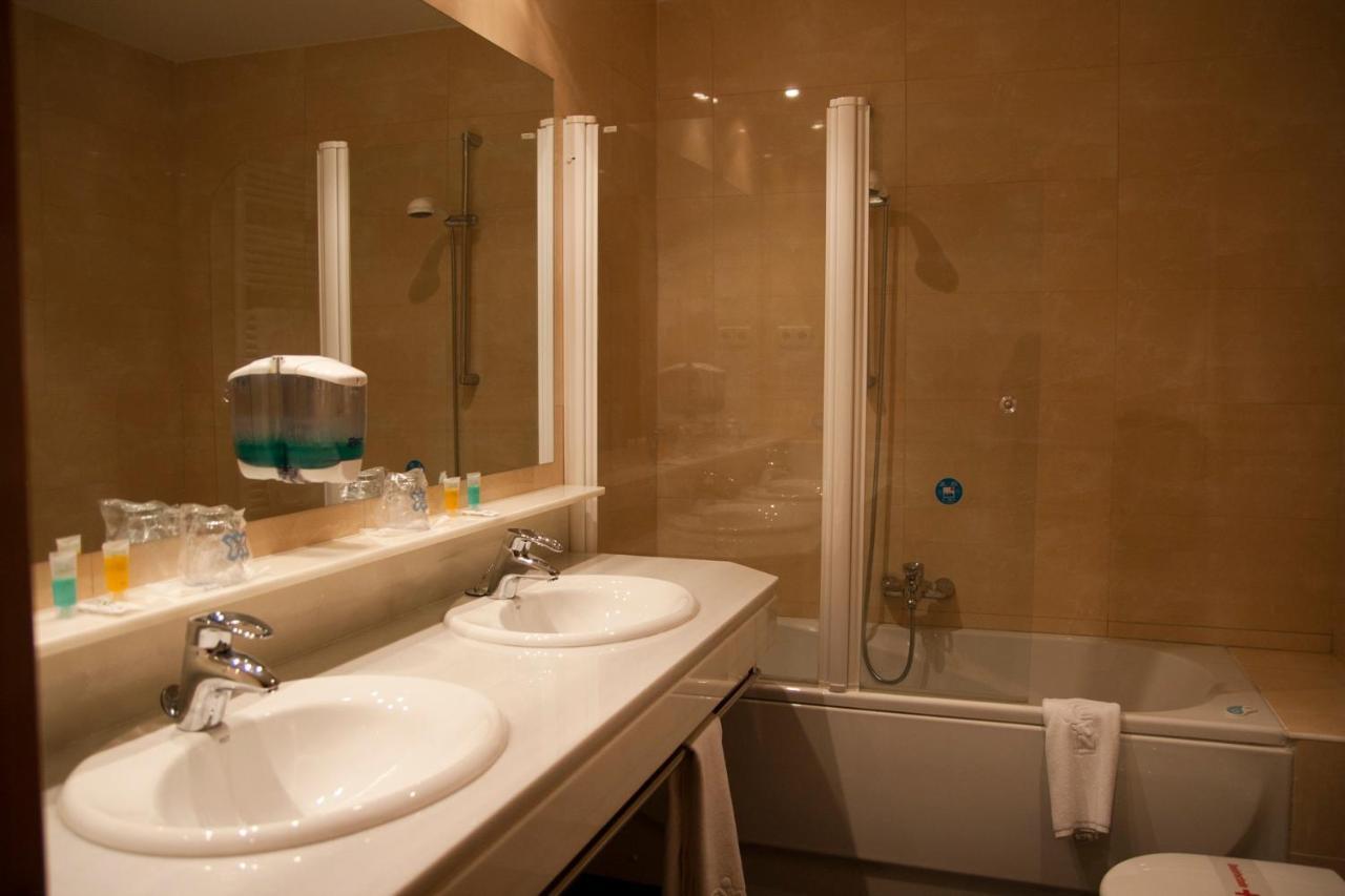 Hotel Prado Real Soto del Real Room photo